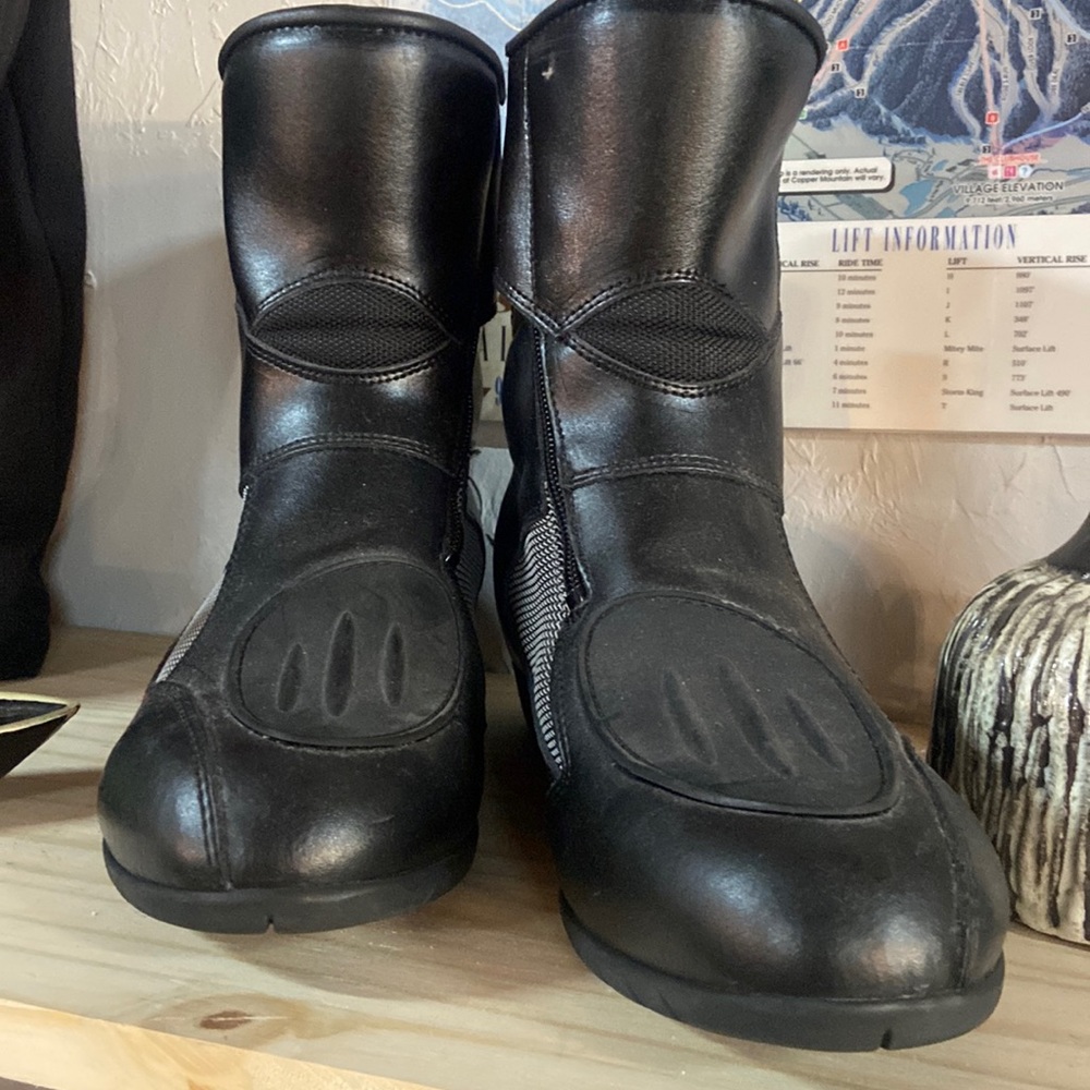 Black BMW moto boots. Leather Italian made